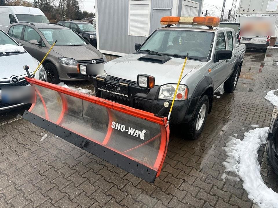 Winterdienst-Fahrzeug mit Schneeschild – Fruhnert Hausmeisterservice